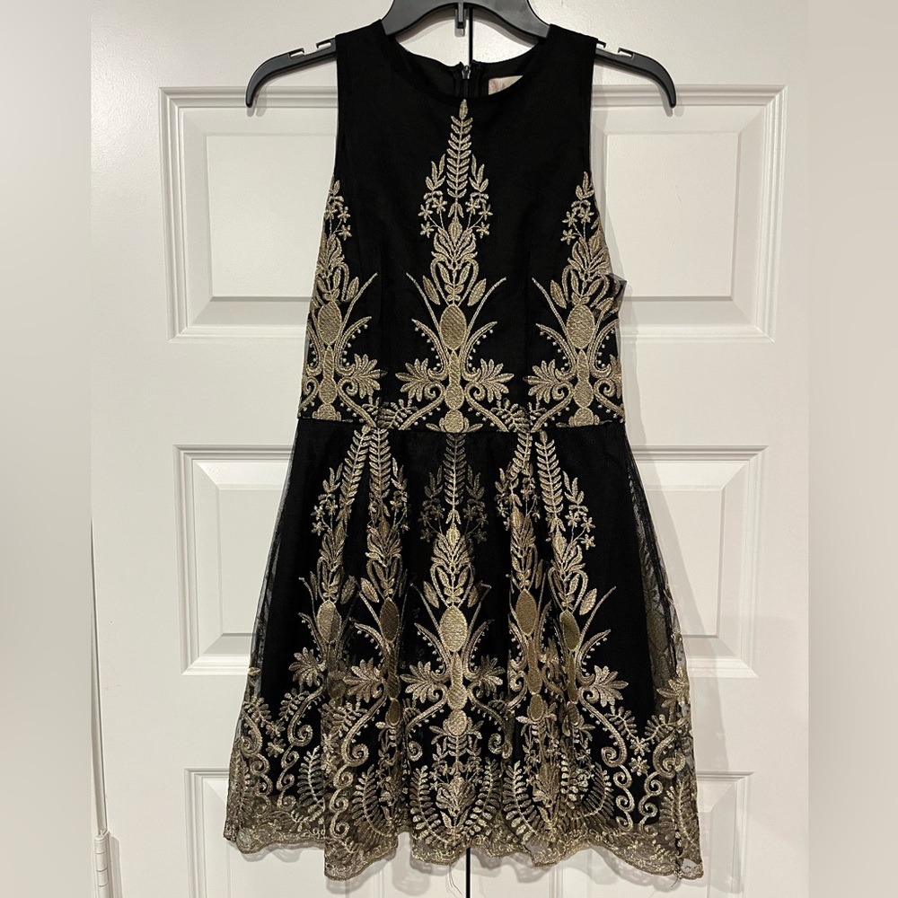 Altar’d State Black Gold Embroidered Sleeveless Dress Size Medium Lace Design